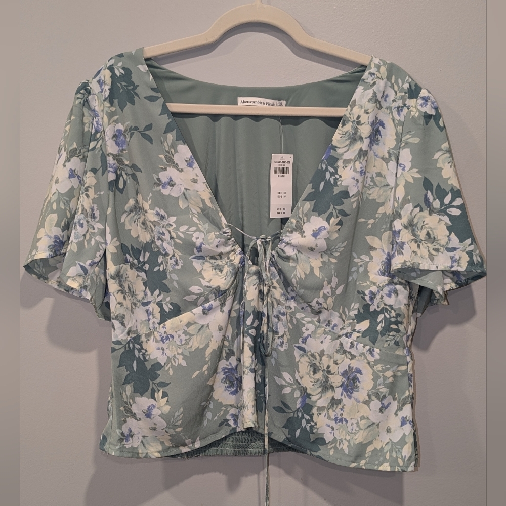 A&F NWT women's top